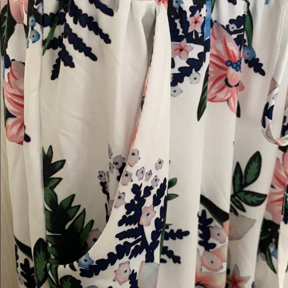 Beautiful jumpsuit by Godshield - Picture 4 of 7